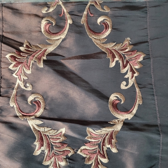 Alyssa Joy Table Runner Dark Brown Embroidered Shiny Silky - Picture 3 of 6